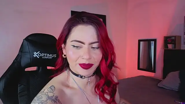 Snapshot of Dulce_charlottee chatting on 04.15.26 Dulce charlottee online show from 04.15.26