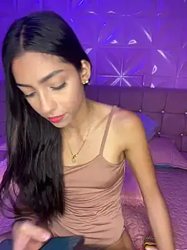 Snapshot of Ema_azel chatting on 12.19.24 Ema azel online show from 12.19.24