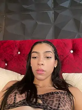 Snapshot of Ema_azel chatting on 12.31.24 Ema azel online show from 12.31.24