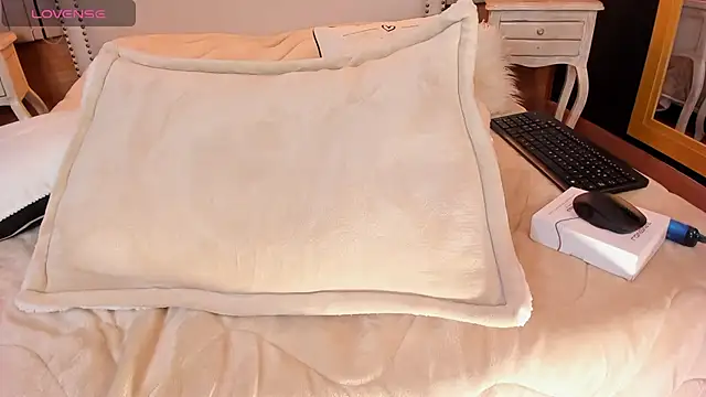 cami cruzz online show from 03.19.25