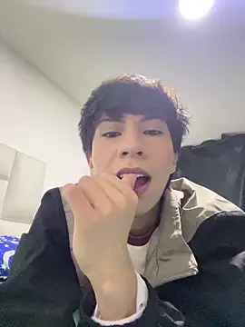 Snapshot of evaevanscute chatting on 05.22.26 evaevanscute online show from 05.22.26