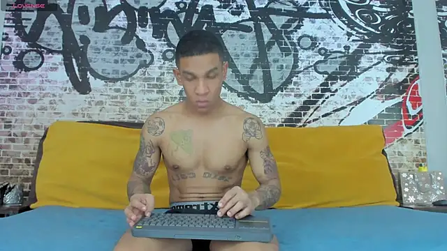 its me miley online show from 03.05.25