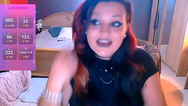 Snapshot of Ariellefoxy chatting on 10.16.25 Ariellefoxy online show from 10.16.25