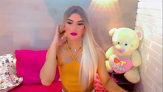 Daniela Pink  online show from 12.02.25