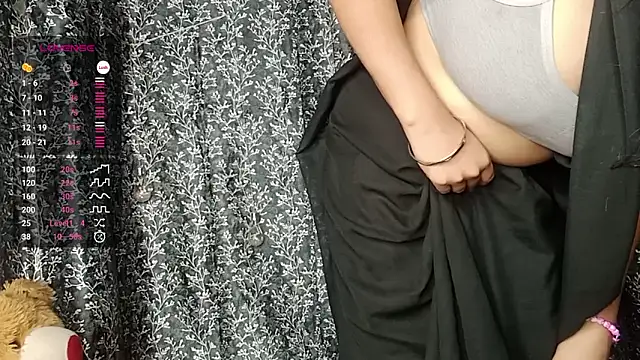 shuhana  online show from 12.23.24