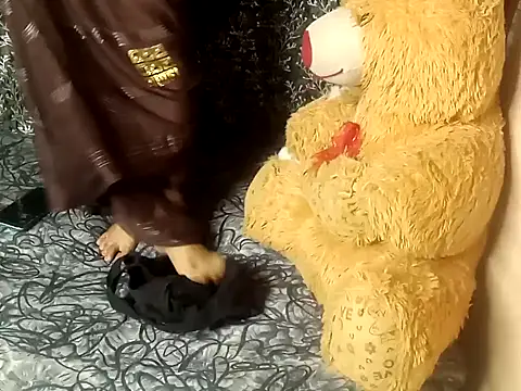 shuhana  online show from 02.28.25