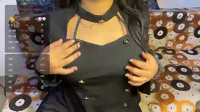 Snapshot of shuhana_ chatting on 05.28.26 shuhana online show from 05.28.26