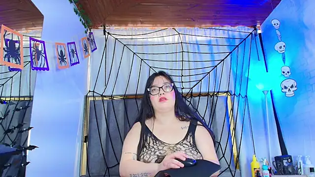 Zoe Curvy online show from 10.25.25