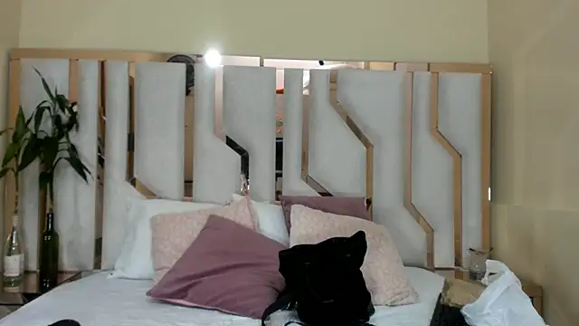 TifanyChill online show from 01.22.25