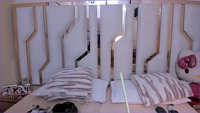 TifanyChill online show from 11.25.25