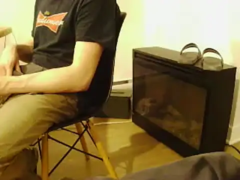 Snapshot of L0cKyseven77 chatting on 02.10.25 L0cKyseven77 online show from 02.10.25