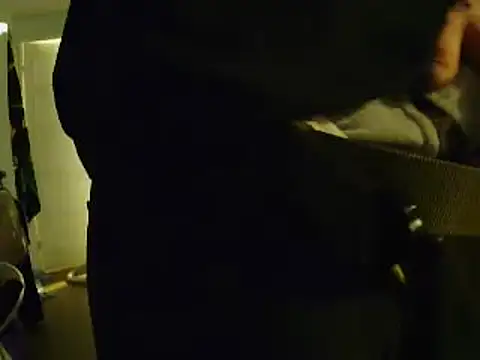 Snapshot of L0cKyseven77 chatting on 03.04.25 L0cKyseven77 online show from 03.04.25