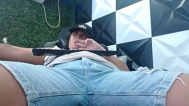 snowflake xxx online show from 03.19.25