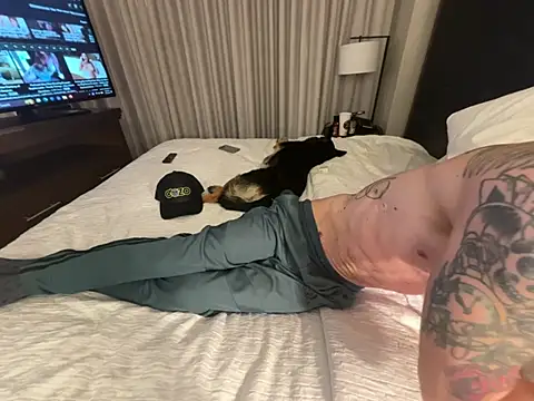 Snapshot of Alphanik4 chatting on 03.22.25 Alphanik4 online show from 03.22.25