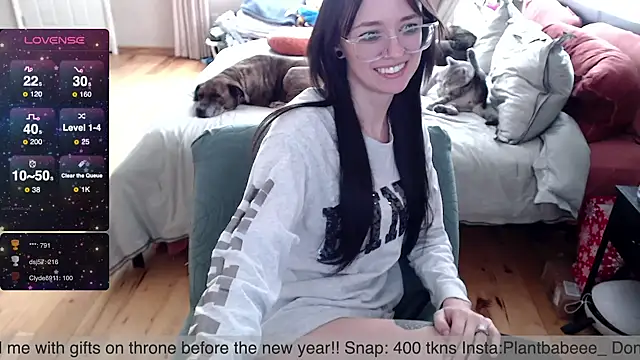 Snapshot of Plantbabeee chatting on 01.27.25 Plantbabeee online show from 01.27.25