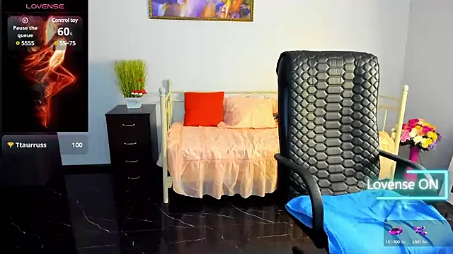 Julia Dean online show from 03.22.25