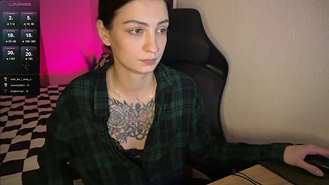 BabeRainbow online show from 01.02.25