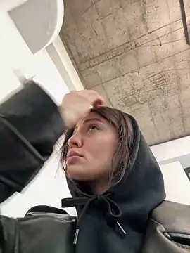 BabeRainbow online show from 01.10.25