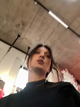 BabeRainbow online show from 02.05.25