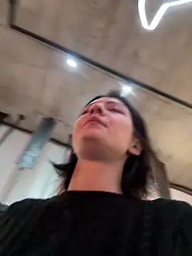 BabeRainbow online show from 02.06.25