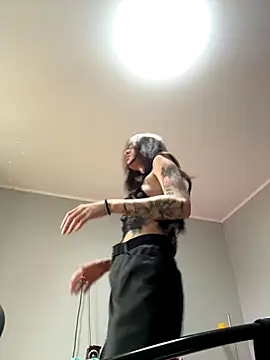 BabeRainbow online show from 09.20.25