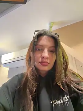 BabeRainbow online show from 03.11.26