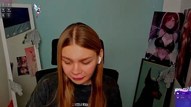 Snapshot of Molly_sweetie chatting on 12.12.24 Molly sweetie online show from 12.12.24