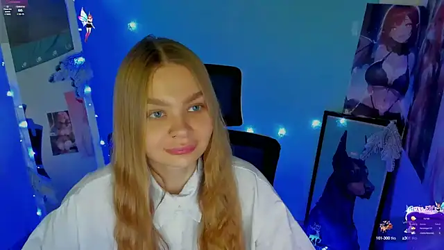 Snapshot of Molly_sweetie chatting on 12.17.24 Molly sweetie online show from 12.17.24