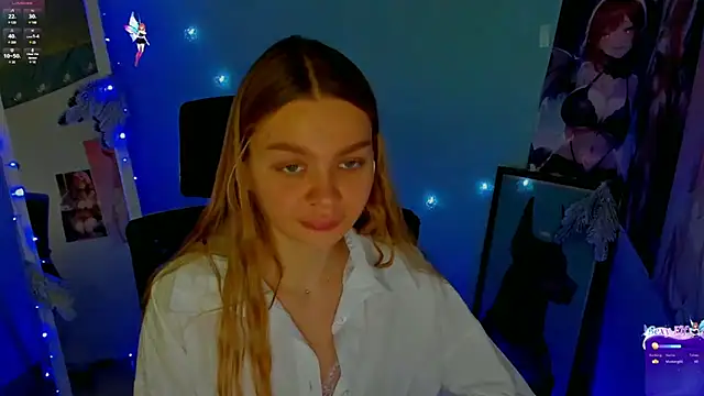 Snapshot of Molly_sweetie chatting on 12.17.24 Molly sweetie online show from 12.17.24