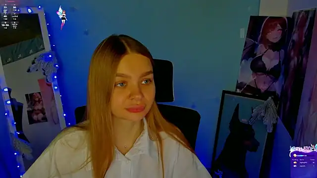 Snapshot of Molly_sweetie chatting on 12.18.24 Molly sweetie online show from 12.18.24