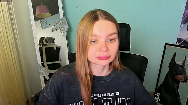 Snapshot of Molly_sweetie chatting on 12.24.24 Molly sweetie online show from 12.24.24