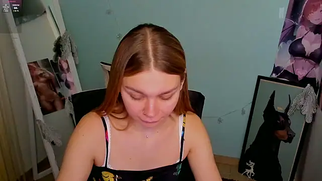 Snapshot of Molly_sweetie chatting on 12.30.24 Molly sweetie online show from 12.30.24