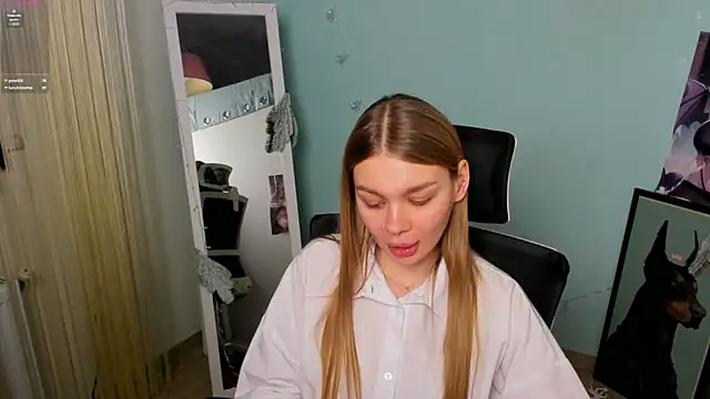 Snapshot of Molly_sweetie chatting on 01.05.25 Molly sweetie online show from 01.05.25
