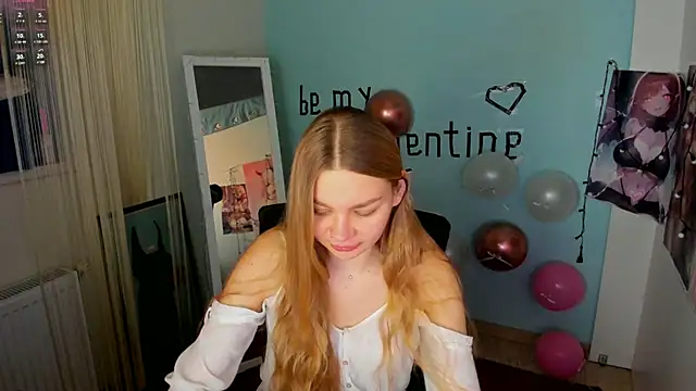 Snapshot of Molly_sweetie chatting on 02.16.25 Molly sweetie online show from 02.16.25