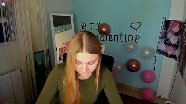 Snapshot of Molly_sweetie chatting on 02.17.25 Molly sweetie online show from 02.17.25