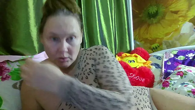 Snapshot of pussykroshka chatting on 10.04.25 pussykroshka online show from 10.04.25