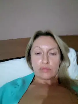 Snapshot of Miss____Mia_ chatting on 09.24.25 Miss Mia online show from 09.24.25