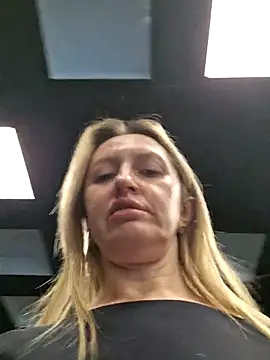 Miss    Mia  online show from 12.16.25