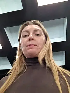 Miss    Mia  online show from 03.02.26