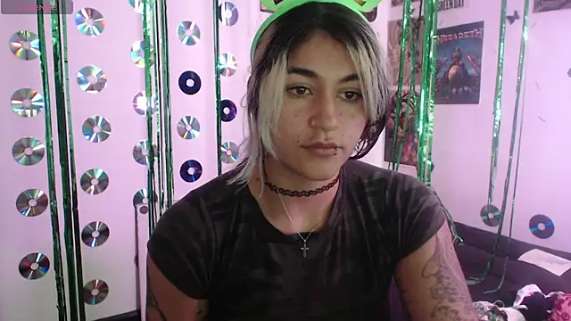 Snapshot of abril666 chatting on 09.29.25 abril666 online show from 09.29.25