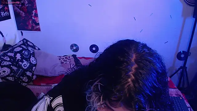 Snapshot of abril666 chatting on 10.17.25 abril666 online show from 10.17.25