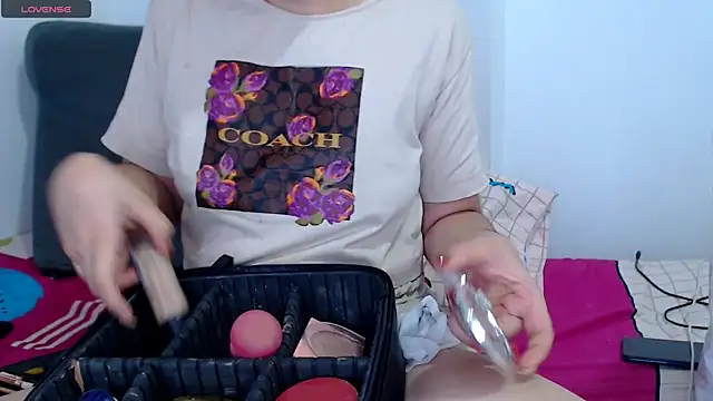 sofi-rojas1 online show from 01.16.26