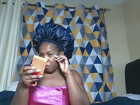 Snapshot of Mila_Melanie chatting on 11.07.25 Mila Melanie online show from 11.07.25