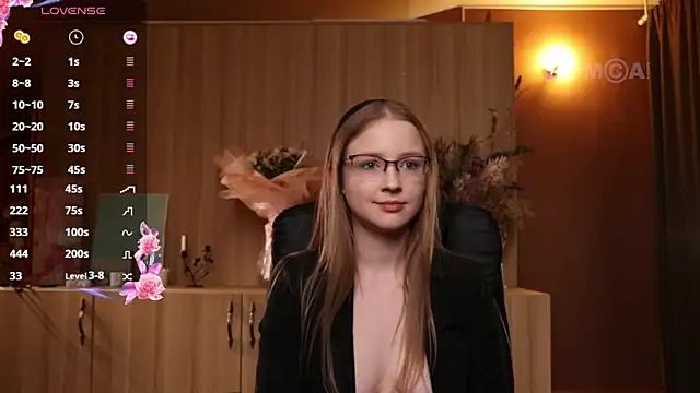 Snapshot of steffania- chatting on 02.05.25 steffania- online show from 02.05.25