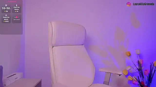 Snapshot of LouaneBourVip chatting on 12.16.24 LouaneBourVip online show from 12.16.24