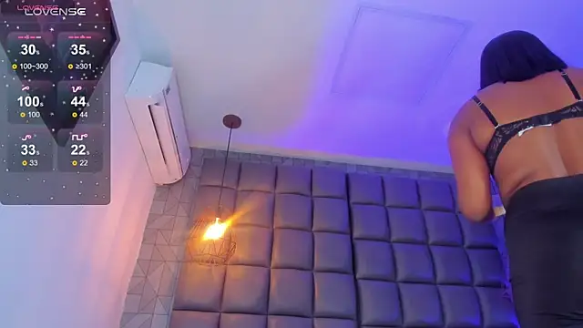 megan woll online show from 02.03.25