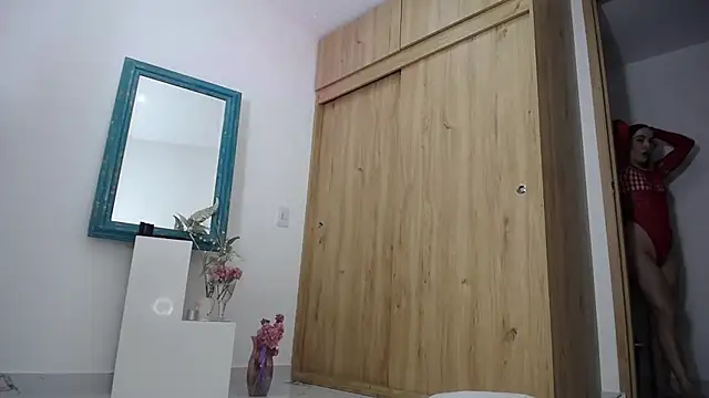  Lalaa online show from 12.21.24