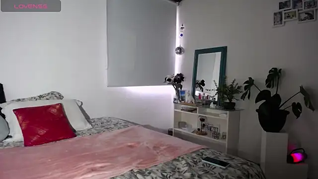  Lalaa online show from 10.28.25