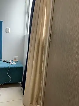 Leonarrrd 01 online show from 10.04.25