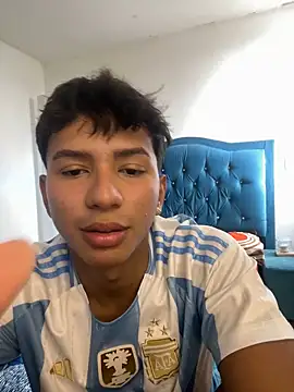 Leonarrrd 01 online show from 10.05.25